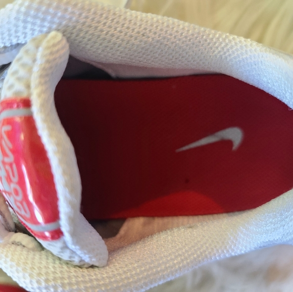 Sneakers - Picture 7 of 8